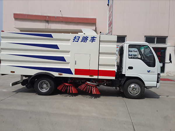 五十鈴掃路車(1.5方水罐,4方塵罐)