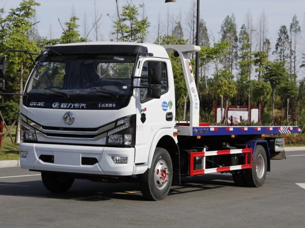 國(guó)六東風(fēng)大多利卡黃牌一拖二清障車(chē)