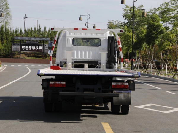 國(guó)六東風(fēng)大多利卡黃牌一拖二清障車(chē)