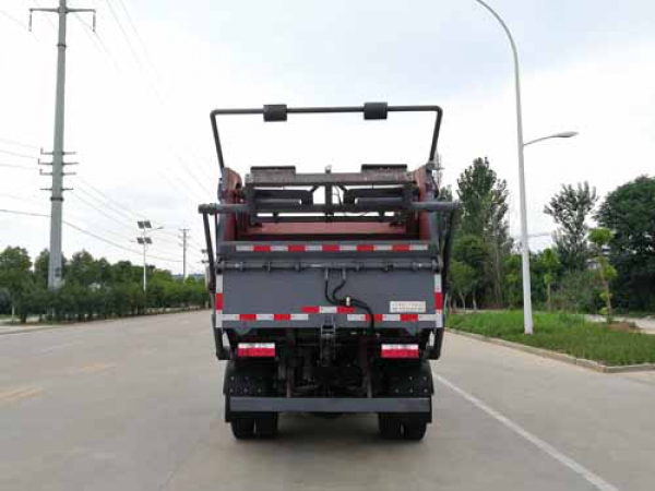 東風小多利卡國六后裝高位掛桶壓縮式垃圾車