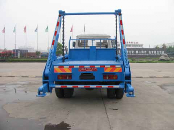 東風柳汽擺臂式垃圾車（8-10方）