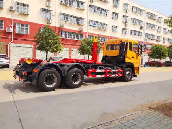 東風(fēng)天龍國(guó)六20~25方車廂可卸（鉤臂）式垃圾車