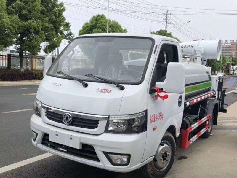 東風(fēng)途逸藍(lán)牌灑水車
