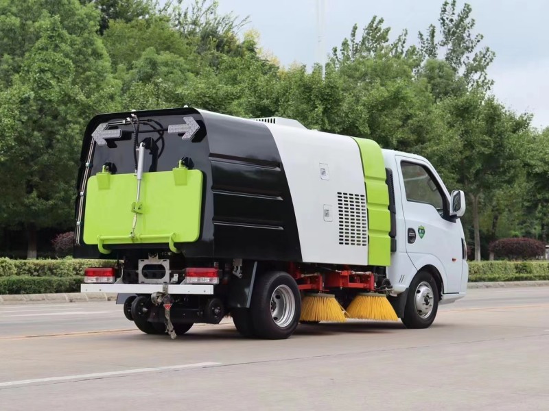 東風途逸藍牌掃路車