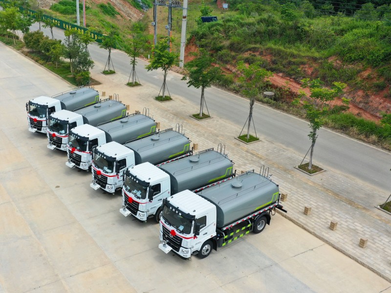 華神F5，12方灑水車
